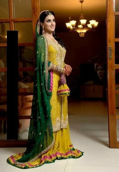 bridal lehanga 26 Pakistani bridal lehnga fashion 2011