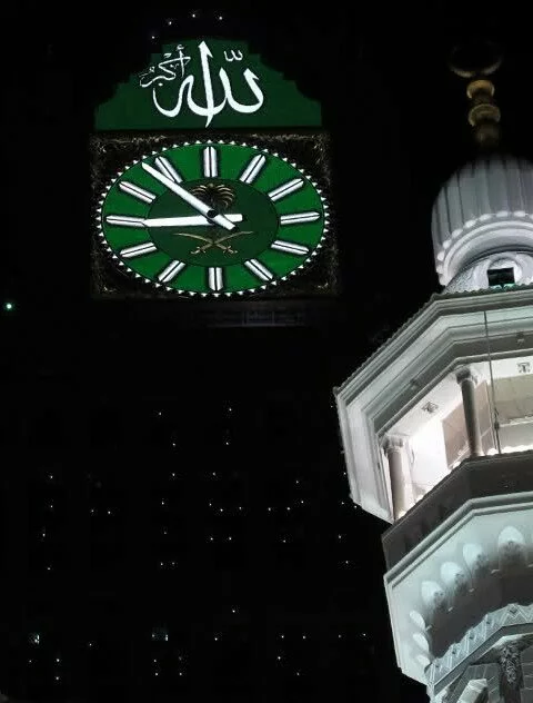 2qd7gx5 480x632 The massive new clock atop the newly completed abraj al bait towers
