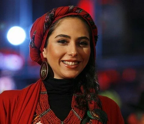 610x 480x415 Most beautiful Real Iranian muslim girls photo collection (80)