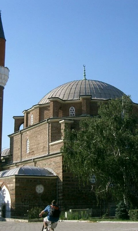 Banya Bashi Mosque in Sofia Bulgaria 480x800 35 Famous Islamic Places Aroud the World