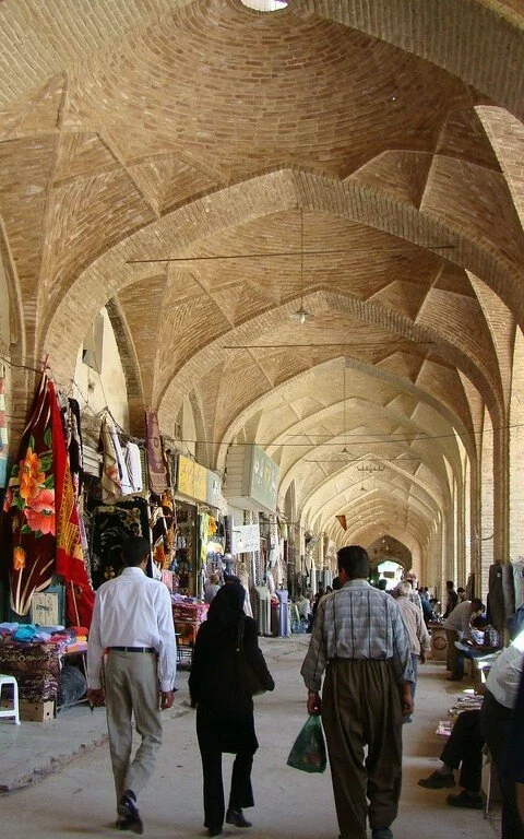 Bazar in Kerman Iran 480x768 35 Famous Islamic Places Aroud the World
