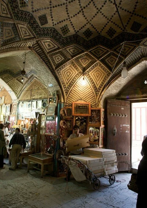 Bazar in Shiraz Iran 480x681 35 Famous Islamic Places Aroud the World