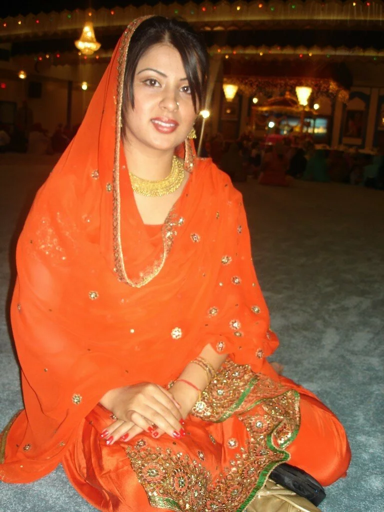 Beautiful Pakistani girl in orang real life picture Beautiful Pakistani girl in orang real life picture