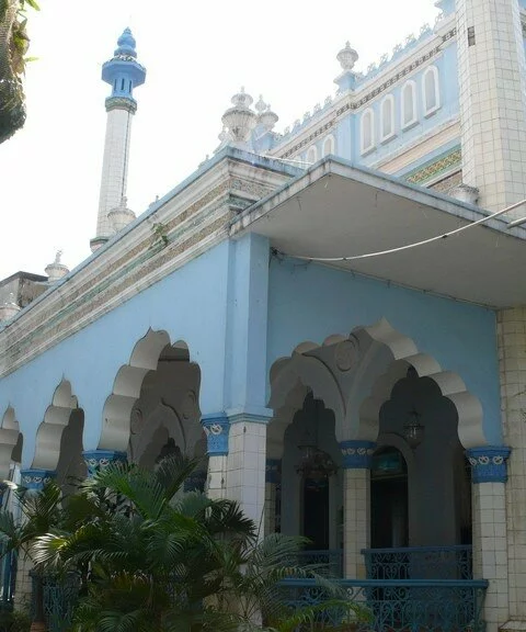 Blue Mosque in Saigon Vietnam 480x576 35 Famous Islamic Places Aroud the World