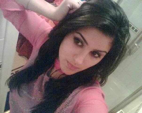 Hoty pakistani girl Beautiful and fresh looking Pakistani Girl