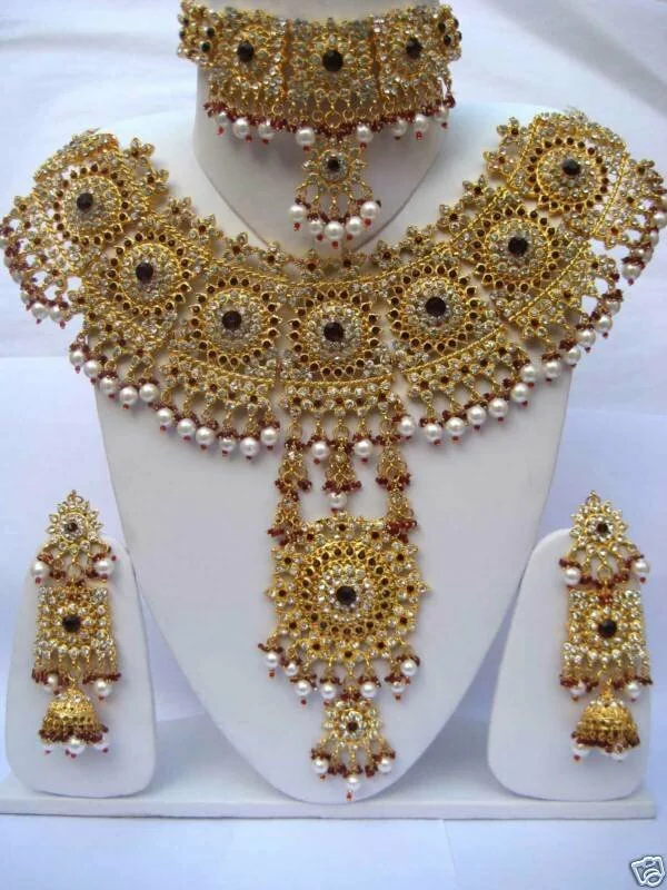 Indian Bridal Necklace Set Jewelry and dresses collection for this marriage seasion 2011