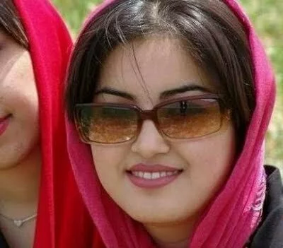beautiful pakistani girl in pink scarf Beautiful Pakistani Girl in Pink scarf