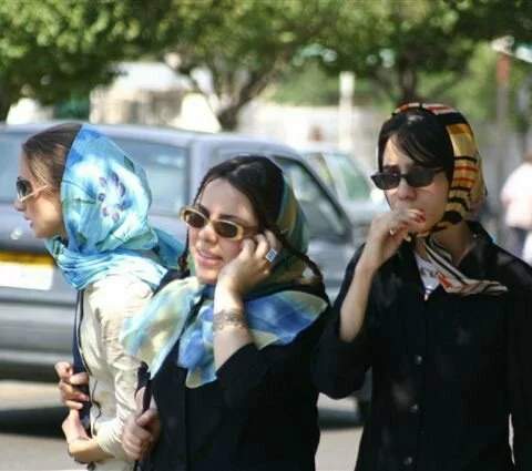 girls in iran7 480x425 Most beautiful Real Iranian muslim girls photo collection (80)