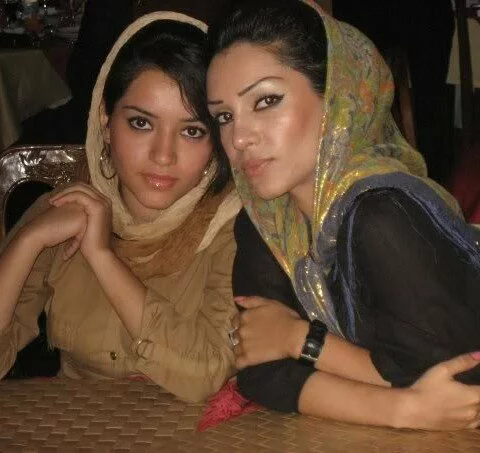 n60503846 32493636 1554 480x453 Most beautiful Real Iranian muslim girls photo collection (80)