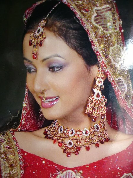 red necklace Jewelry and dresses collection for this marriage seasion 2011