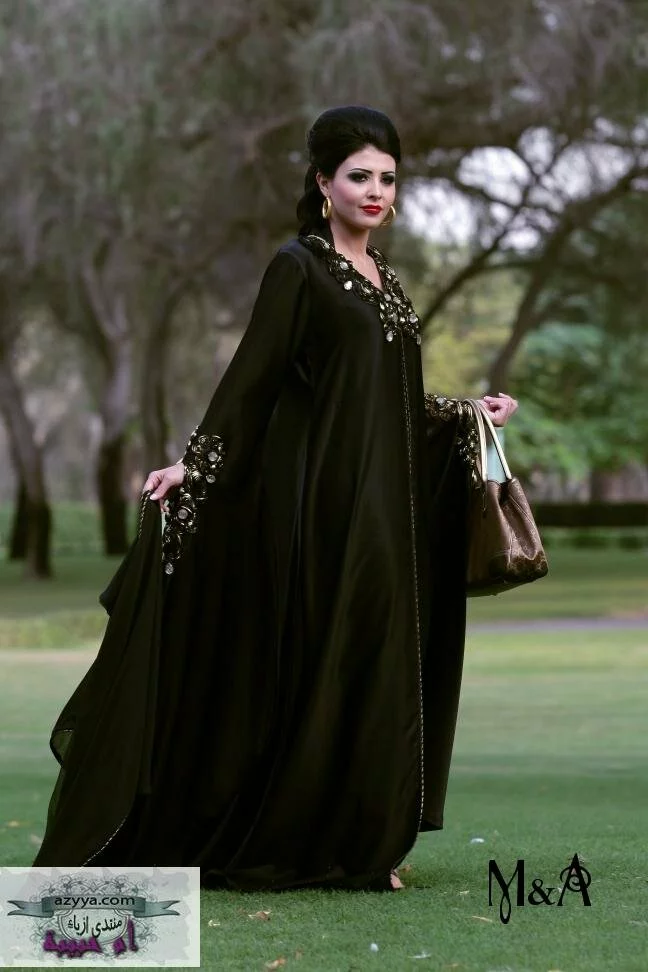 Abaya Fashion from Middle East Beautiful black designs abaya gallery for girls 2011