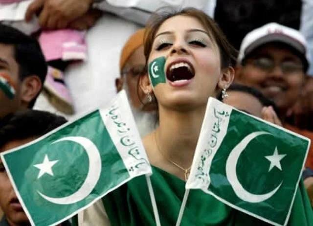 Beautiful Pakistani Girl with her country flag Beautiful Pakistani Girl with her country flag