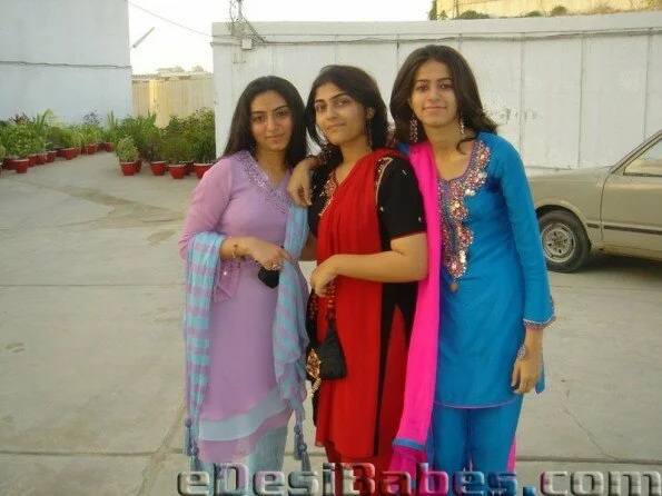 Colleg girls from Lahor Pakistan Colleg girls from Lahor, Pakistan