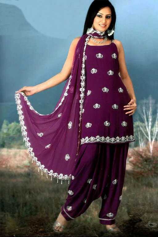 Latest Embroided Shalwar Kameez.1 Casual wear salwar kameez 2011 for cool girls