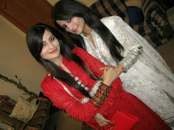 Hot Pakistani deting girls photo gallery 2011 by muslimblog.co .in .jp .jp Hot Pakistani dating girls photo gallery 2011