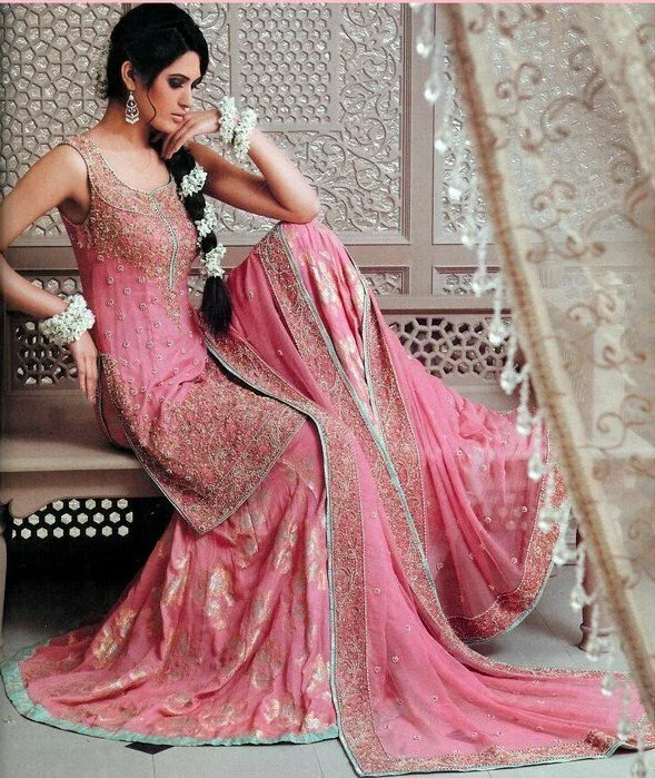 Pakistani bridal gharara image 1 by muslimblog.co .in Beautiful Indian and Pakistani fashion bridal gharara images