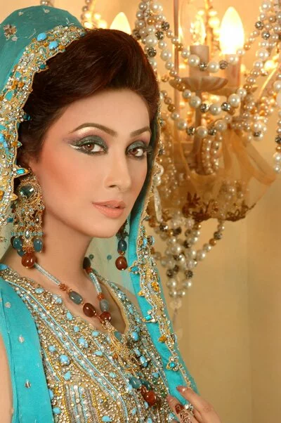 Pakistani bridal makeup tips 2 2011 Pakistani marriage and new bridal dress with makeup styel 2011