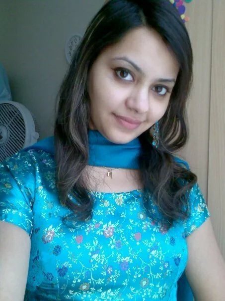 Pakistani muslim girl natural beautiful look Pakistani muslim girl natural beautiful look