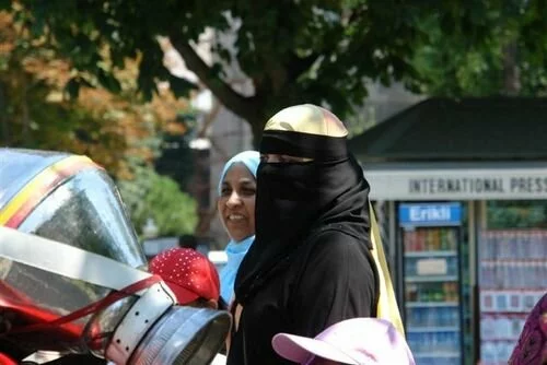 New Niqab Photos of Muslim Women from Saudi Arabia 5 New Niqab Pictures of Muslim Women From Saudi Arabia Part 1