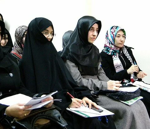 Young Muslim Girls 480x411 Can women go for job according to Islam