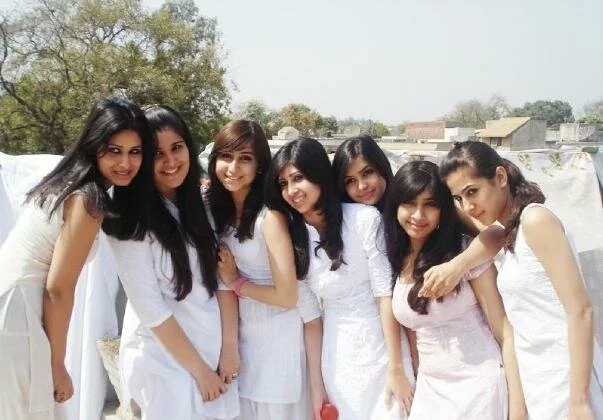 Pakistani Girls Pakistani Girls enjoying at different parties