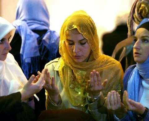 Bosnia Muslim Praying 480x390 Get to know Islam in Bosnia and Herzegovina
