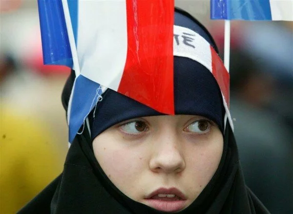 Europe Muslim Women Face Alarming Growing Discrimination 600x437 Europe Muslim Women Face Alarming Growing Discrimination