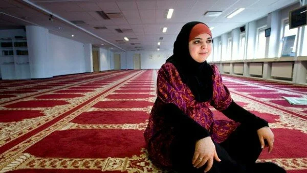 Woman leader seeks to change image of Muslims in Europe 600x338 Muslim Woman leader seeks to change image of Muslims in Europe