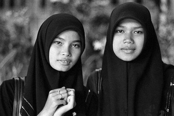 Young Muslim Girls Flickr photo by Ron Aldaman 600x400 Young Muslim Girls Flickr photo by Ron Aldaman