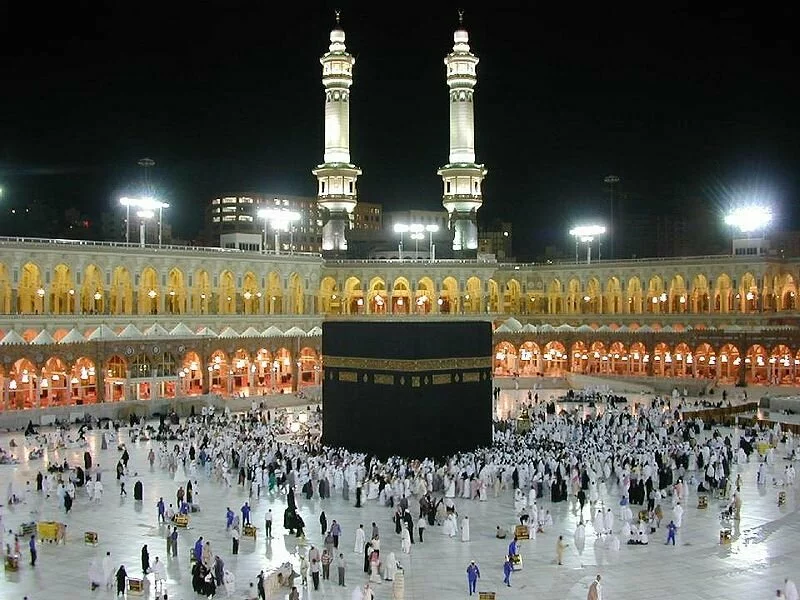 Kaaba_at_night