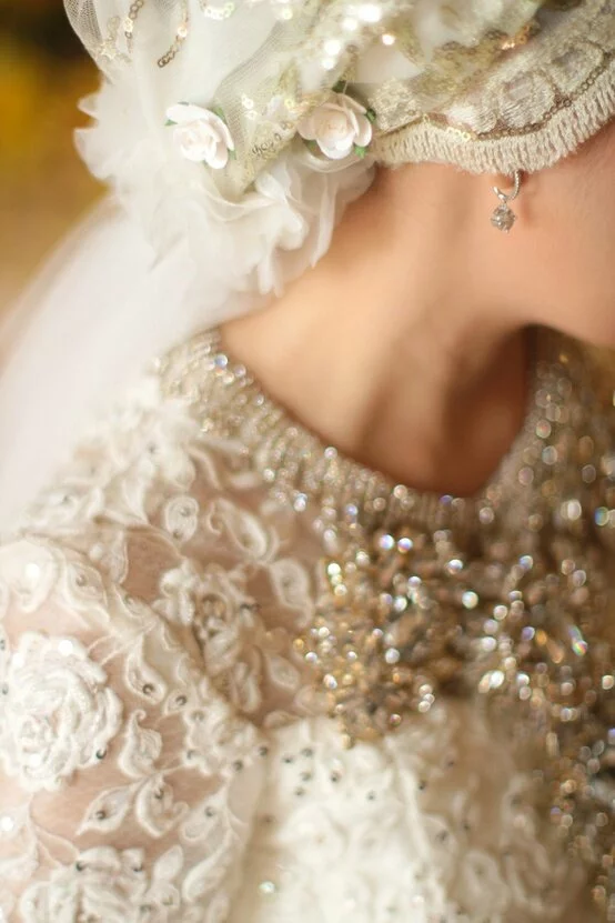 Gorgeous muslim bride white dress