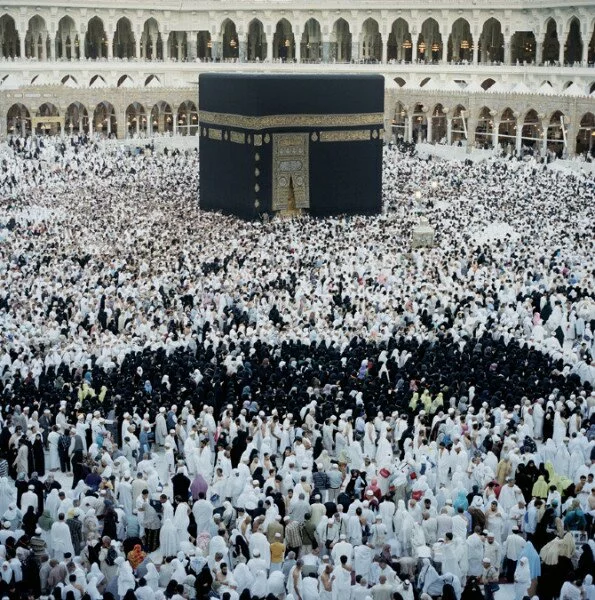 hajj 6 595x600 Hajj: Muslims embark on the hajj pilgrimage to Mecca(PHOTOS)
