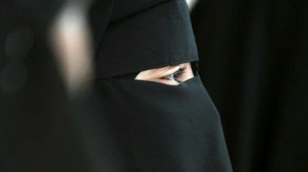 Muslim Woman Wearing Niqab1 600x336 Women Issues Related to Fasting and Ramadan